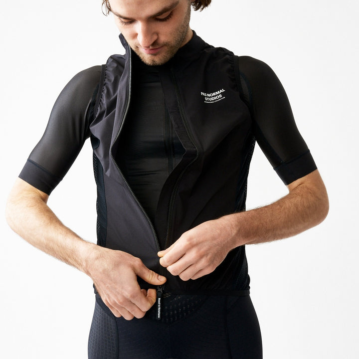 Pas Normal Studios, PAS, PNS, Solitude, Midsummer SS22, cranks & coffee, butik, Pas Normal Studios, Men's, Women's Mechanism Bib, Navy, Black, Bronze, Dark Olive, Light Olive , CCCC, Cranks & Coffee, Group rides, Dyrehaven, Klampenborg, Copenhagen, Cycling Club, Intervals, Pas Normal Studios, PNS, Mechanism, SS22, TKO, Limited Edition, Cycling Clothes, Womens, Mens, Bibs, Jersey, Long Sleeve, Gilet, Stow Away, Rain Jacket, Socks, Stow Away, PAS, sale, pas normal sale, discount, pasnormal, Off Race, Escapism